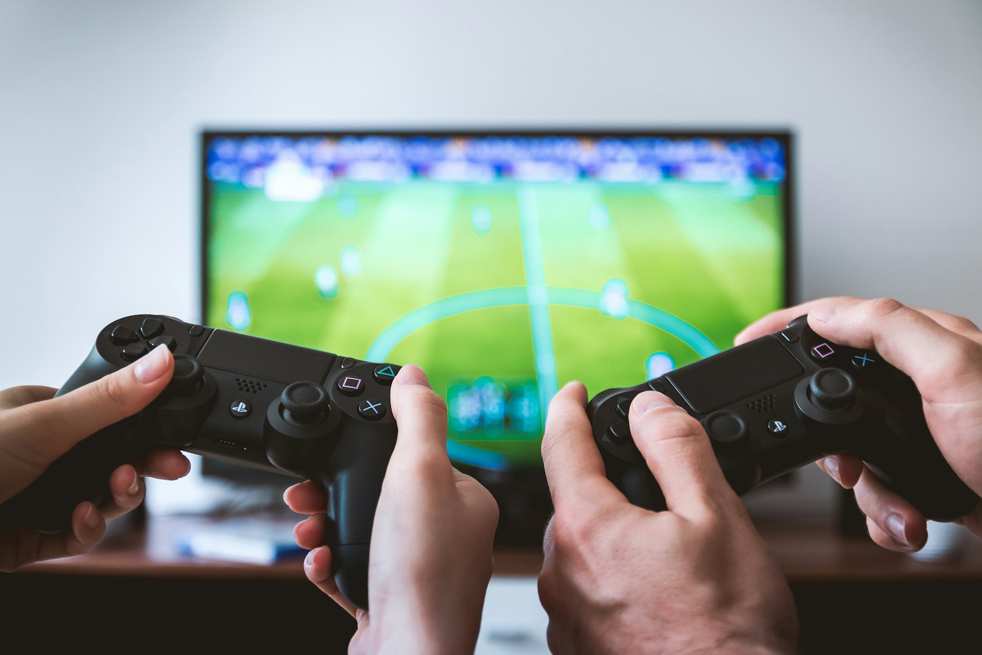 The Transformative Impact of Esports Streaming Platforms on Global Gaming and Entertainment
